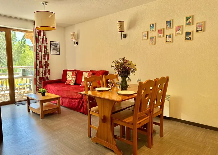 Appartement Vars Sur Les Pistes De Ski Avec Piscine